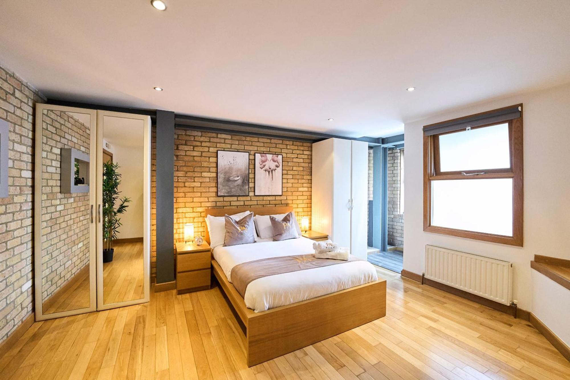 Apartamento Burgundy Bliss Elegant Retreat - Pluxa Mocha Londres
